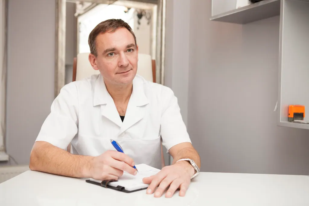 Dr. Sergiu Grosu — medic primar chirurgie generală la Grosu Aesthetics Timișoara